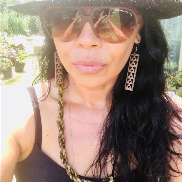 Meet your Posher, Joanna - Picture 3 of 3